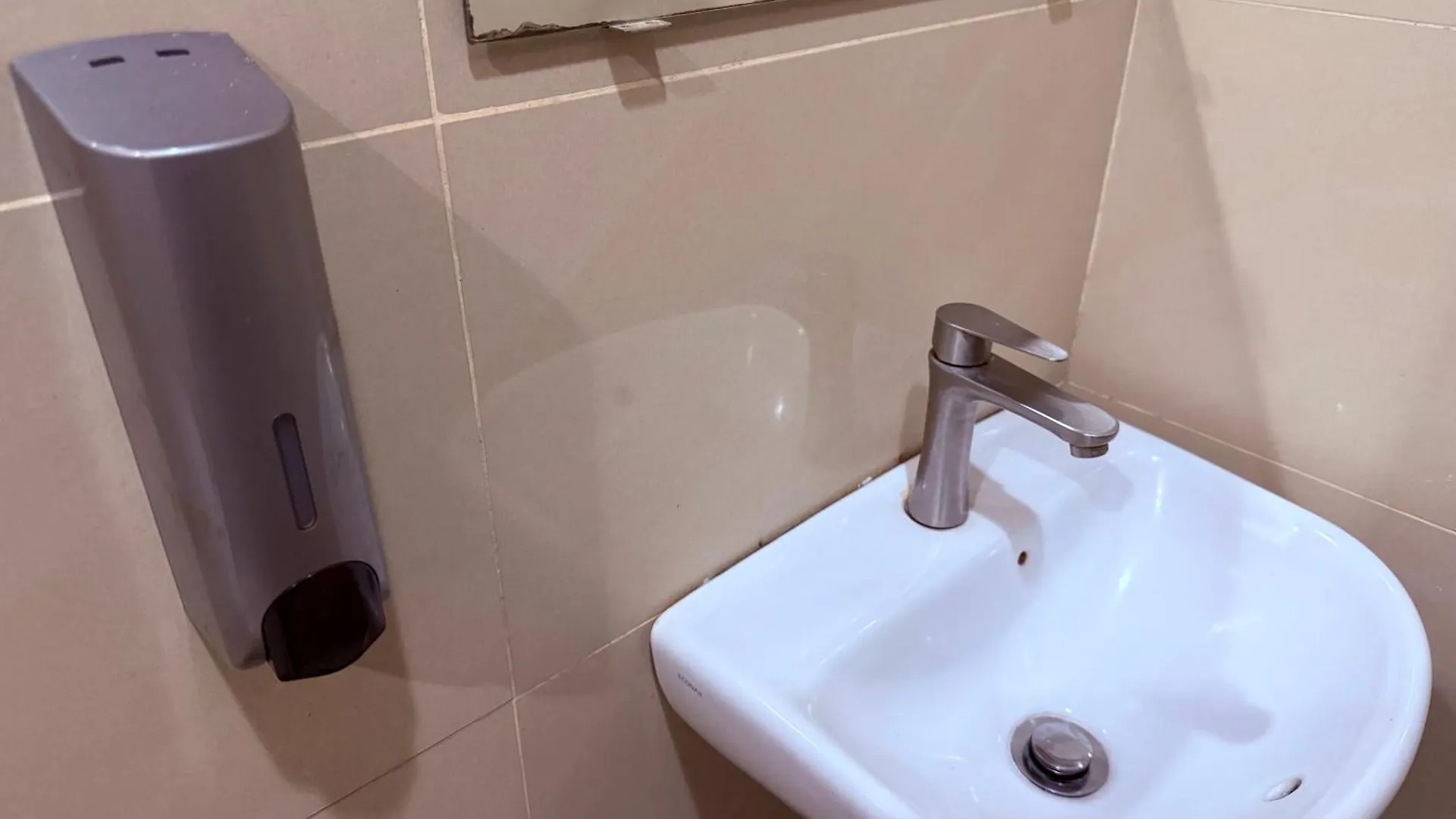 Eco Roomy Hotel Kuala Lumpur 2*,